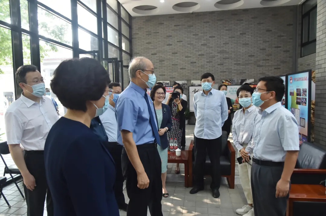 1+5等于6都不知道哪个是对的,1+5=6是不是正确的