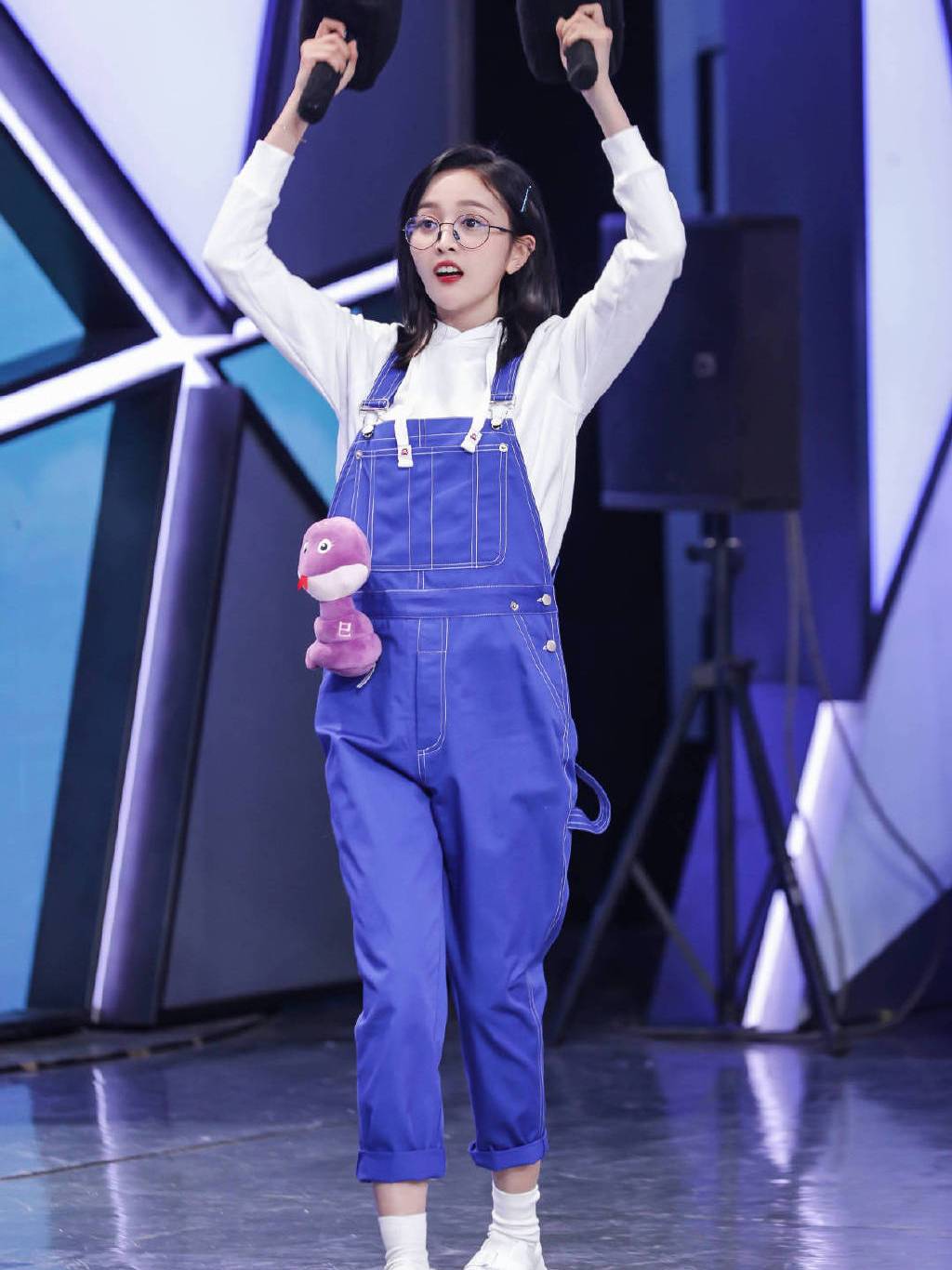 吴宣仪林允红裙,鞠婧祎林允儿吴宣仪热舞