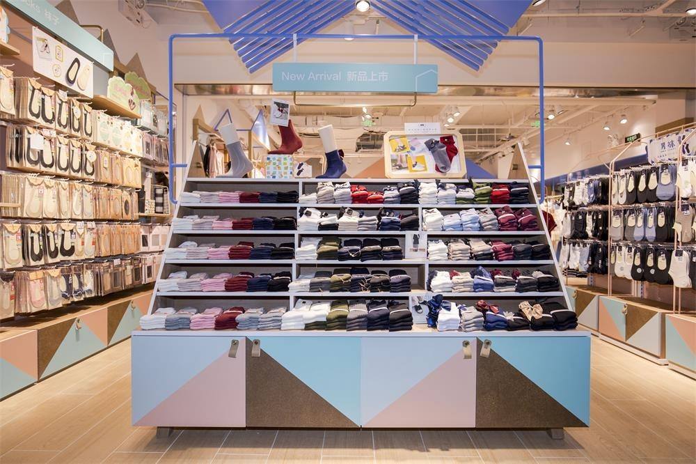 加盟袜子厂,袜子店加盟好还是自己开好