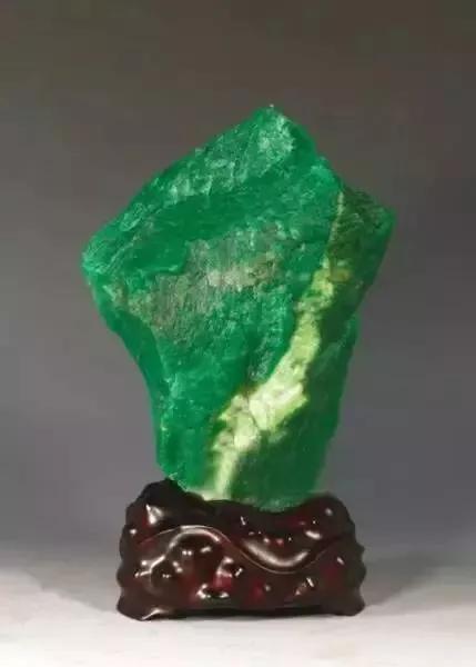 玩玉人的五个特征,玩玉之人最深度解析