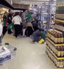 到底谁在澳洲抢奶?代购,黄牛,媒体已经分不清了