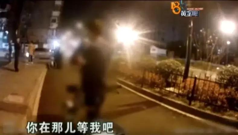 昨天我吃饭咬到了舌头，于是崩溃的大哭了一场