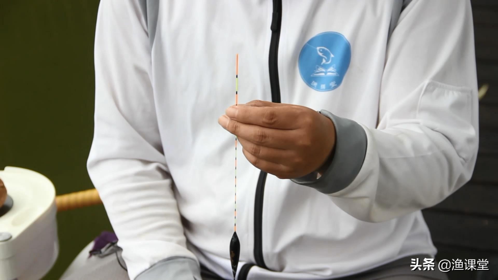 钓鱼出现顶漂的解决方法,钓鱼如何避免浮漂爆顶