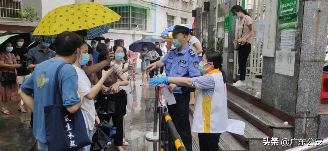 大雪纷飞坚守在抗疫一线的视频,深夜零下七度坚守抗疫一线