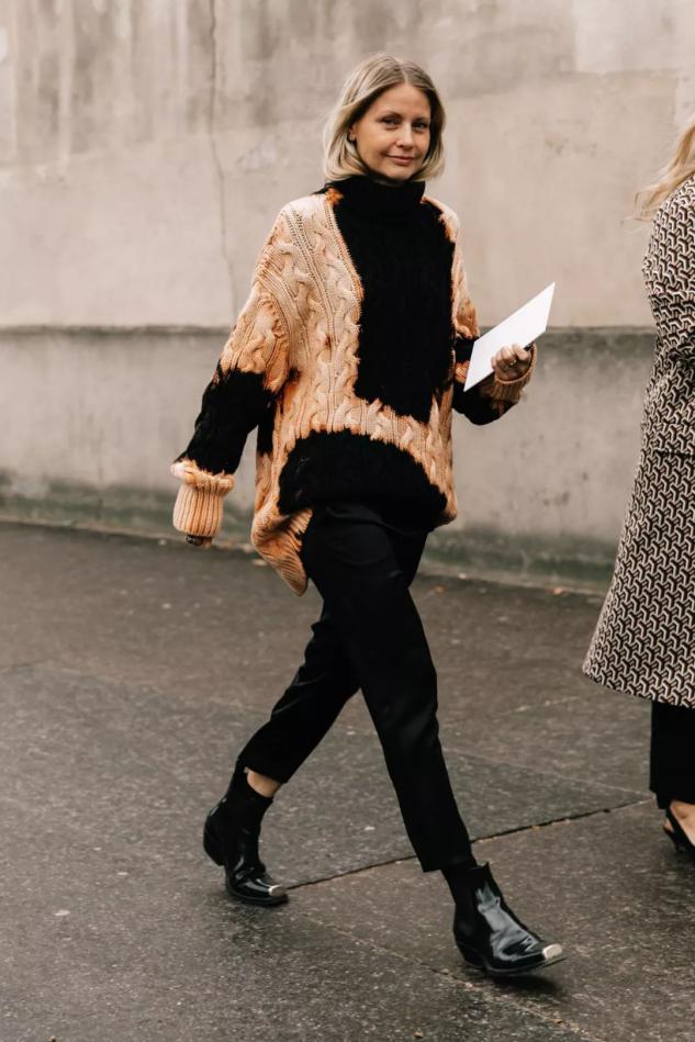 小黑靴早已过时,今年流行穿“平头靴”,小个女生穿显瘦又显高