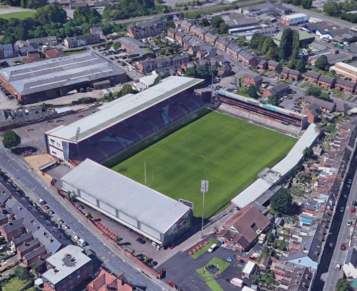 是时候介绍看一下英格兰的橄榄球场了，至少能达到英乙水准