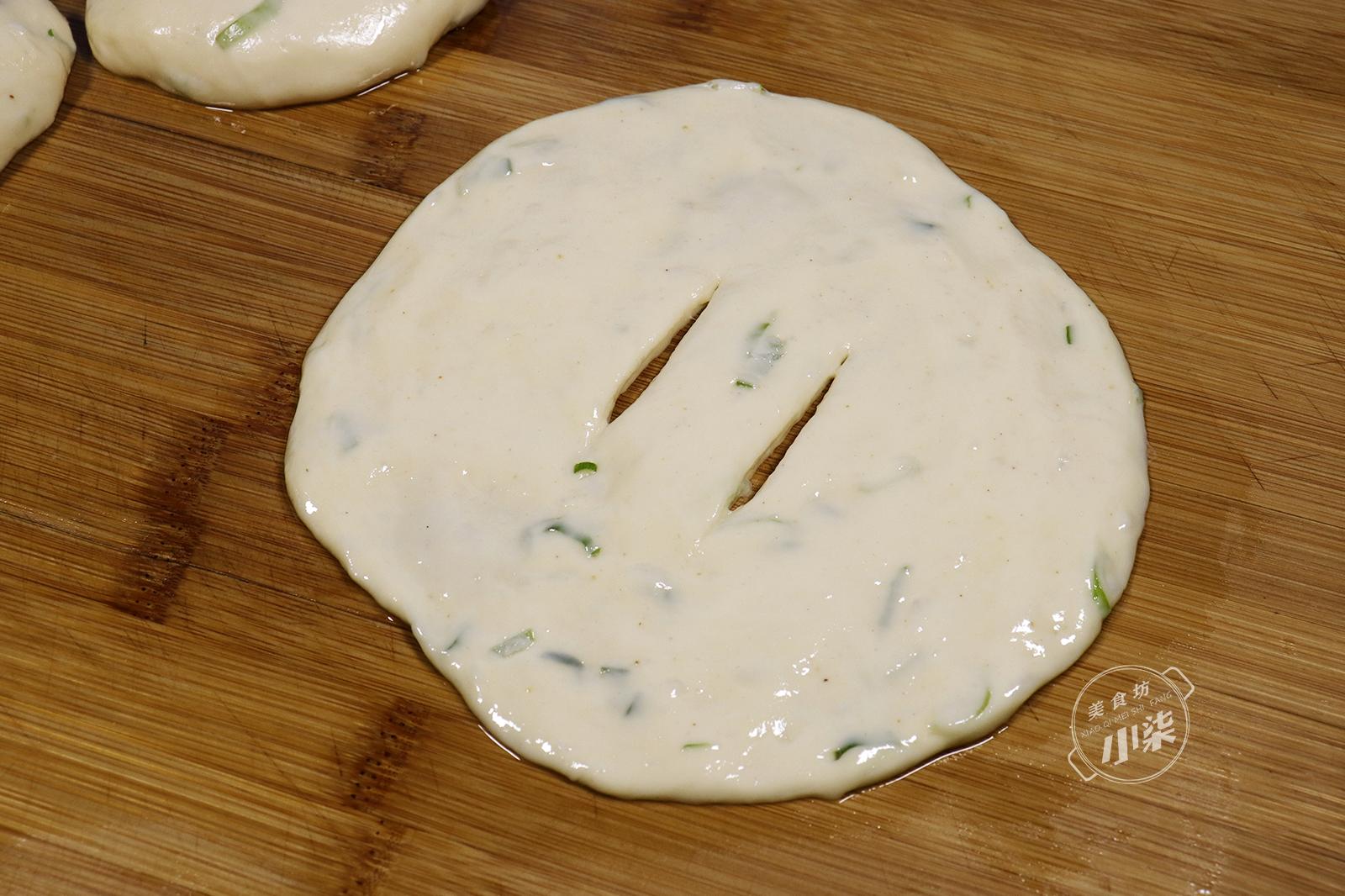 不揉面做葱油饼的做法,葱油饼和油条和面的手法有区别吗