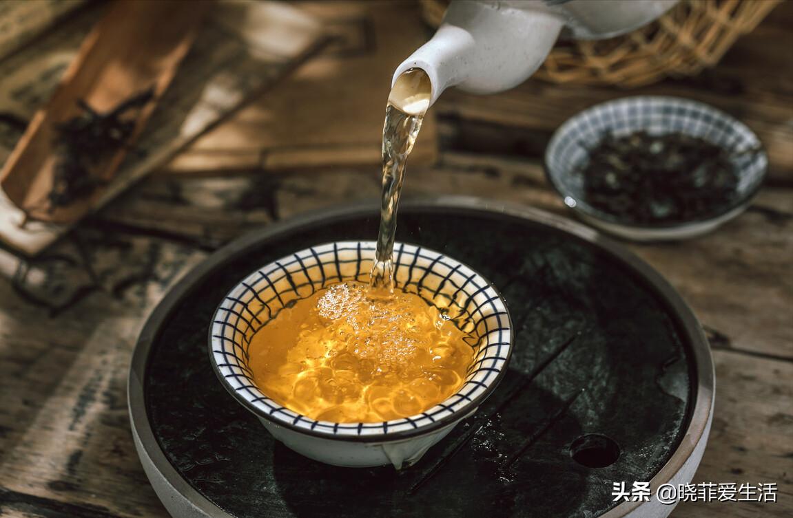 用它来养花,拿水直接养的花