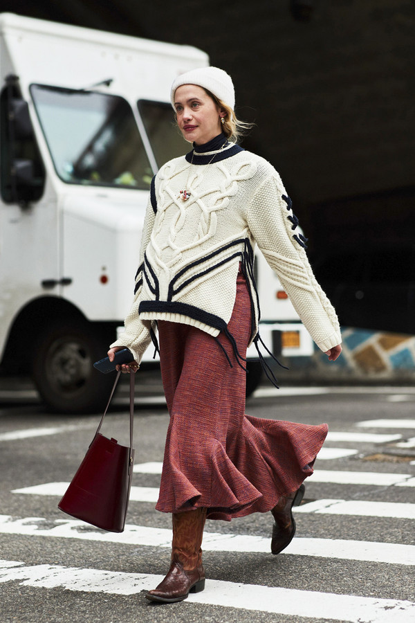 冬季毛衣如何叠穿显高级,宽松毛衣叠穿搭配