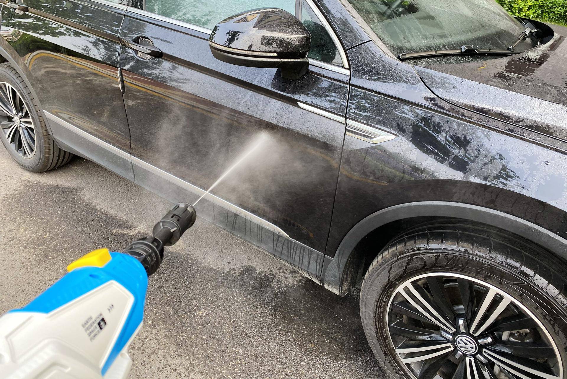 超高压水枪洗车,高压洗车水枪清水能洗干净车吗