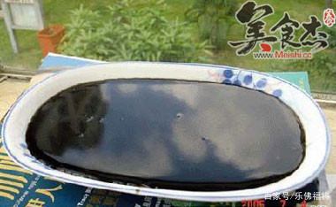 龟苓草熬龟苓膏,龟苓粉做龟苓膏怎么确定凝固