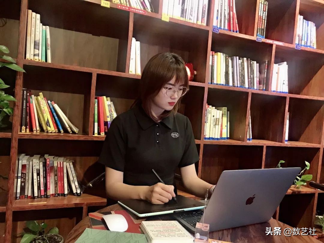 手绘大神服装画,服装设计ps手绘板绘画入门教程