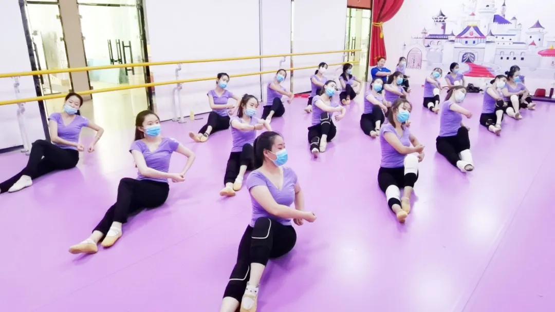 高歌曼舞,高歌舞蹈培训班