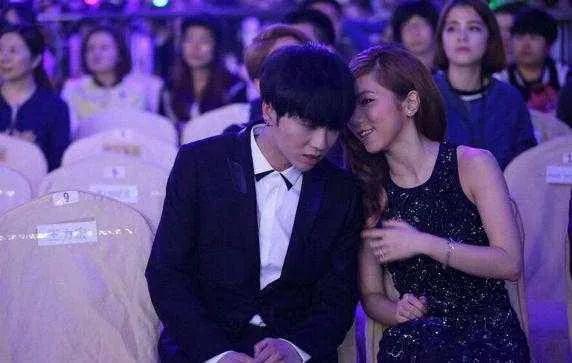 整容秃头还出轨？“发发爱我2021”拿着视频来锤华晨宇了