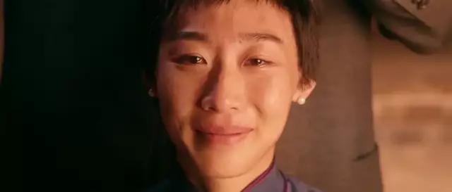 女护士剃光头热议,护士都剃光头