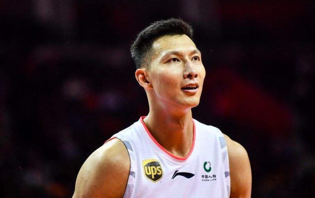 易建联三十二岁生活,易建联30岁