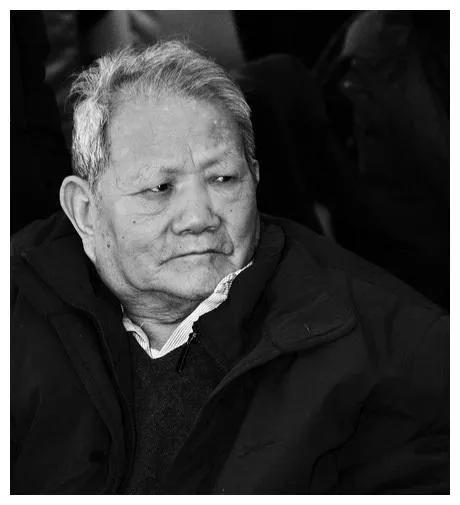 毛主席与卫士长李银桥，“你帮我半年忙!”成就一段佳话！