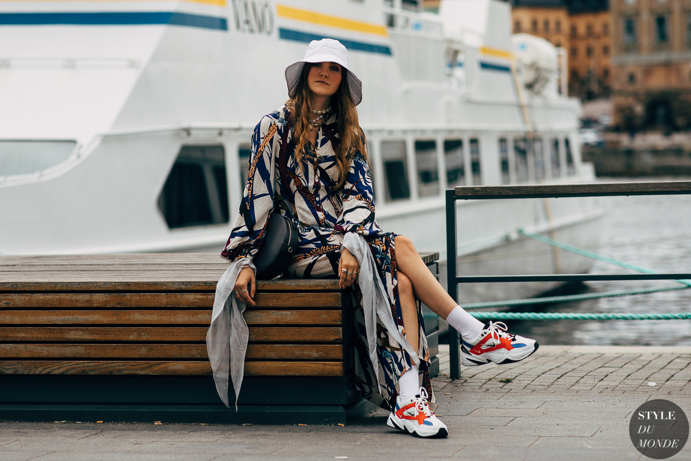 细高跟鞋搭配连衣裙,连衣裙高跟鞋优雅有女人味