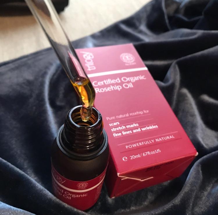 淡化妊娠纹紧致皮肤的精油,玫瑰果油妊娠纹