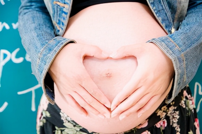 胎动总是在左边是什么姿势,胎动偏一边是怎么回事