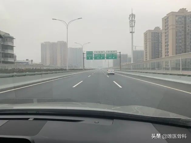 鑲虹値涓嬬殑姝︽眽琛楀ご,鑲虹値涓嬬殑姝︽眽鍖椾含