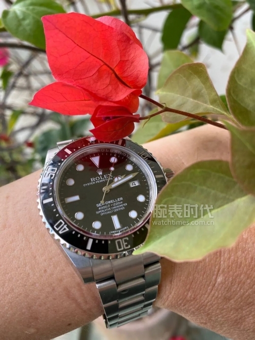 网友晒自己微信好友数量,网友晒1300手表