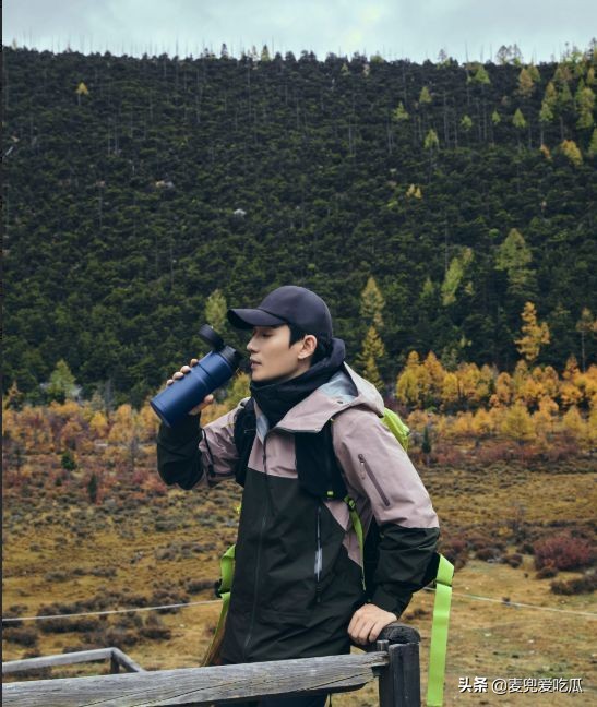 朱一龙品牌大使被曝辱华？曾*制抵**过*疆新**棉，其大粉也拉踩过肖战