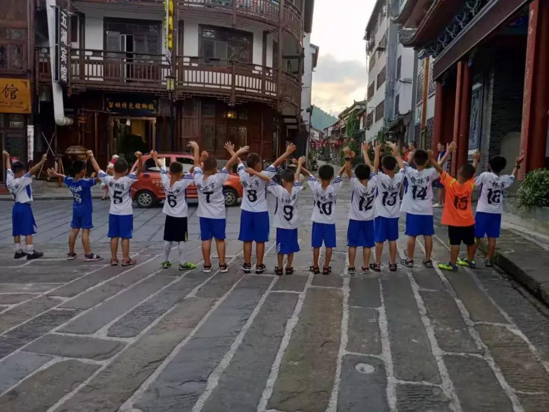 热烈祝贺足球俱乐部夺冠,榆林17届足球联赛冠军