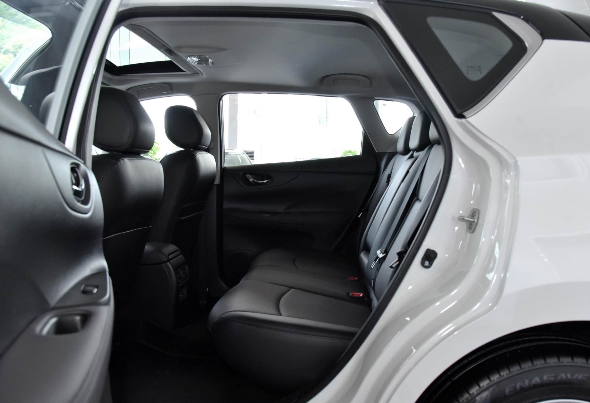 小身板也有大空间日产骐达,日产骐达评测六万多自动挡车型