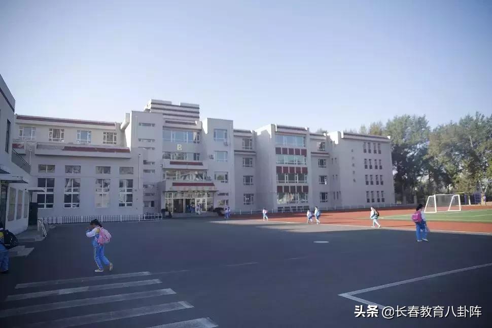 长春全日制北方教育哪个校区好,长春外国语学校里面环境