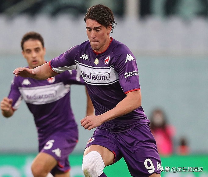 意甲第11轮最佳阵容——战神巴蒂接班人呼之欲出