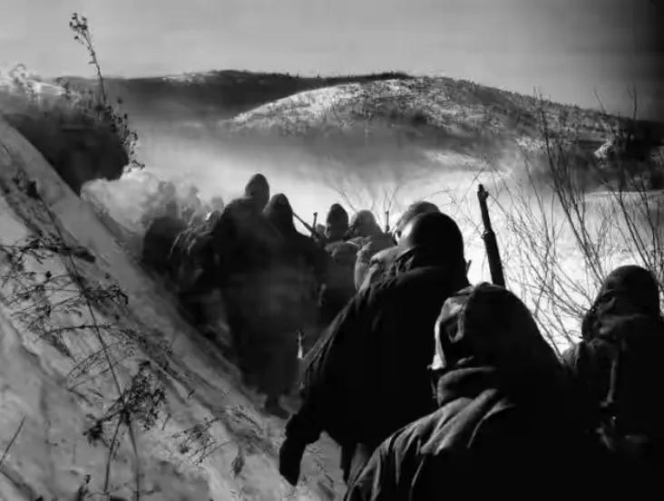 英雄归来放的歌曲,英雄归来里面的一战