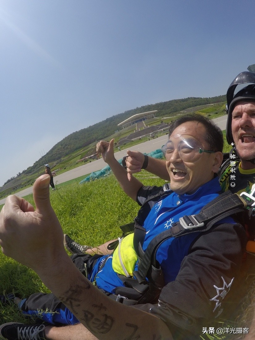 打卡在4000米高空,风靡世界的高空跳伞,悄然改变国人的度假方式