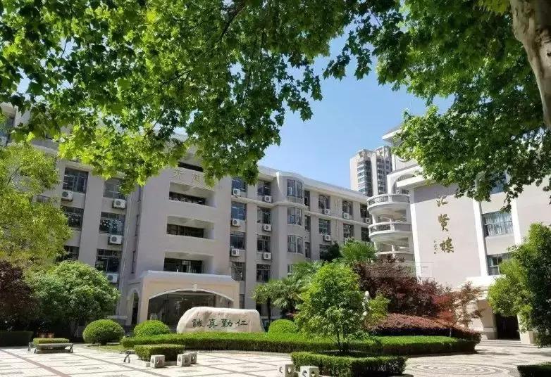 金陵中学哪里最好,金陵中学今日新闻