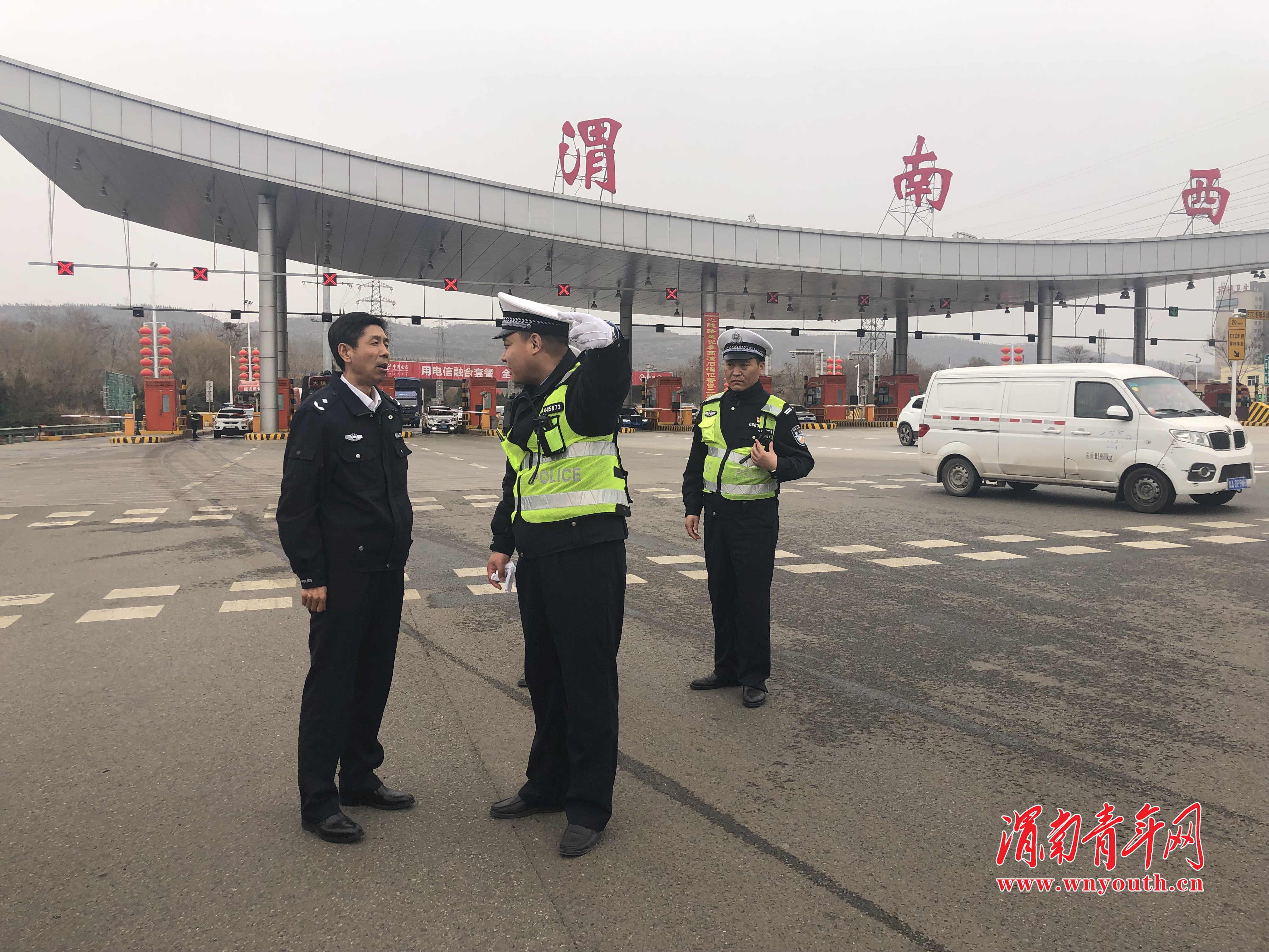 渭南高新交警大队圆满完成2019中甲陕西大秦之水首场足球赛安保任务