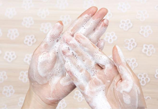 混合性肌肤毛孔粗大如何改善,改善毛孔粗大出油的方法