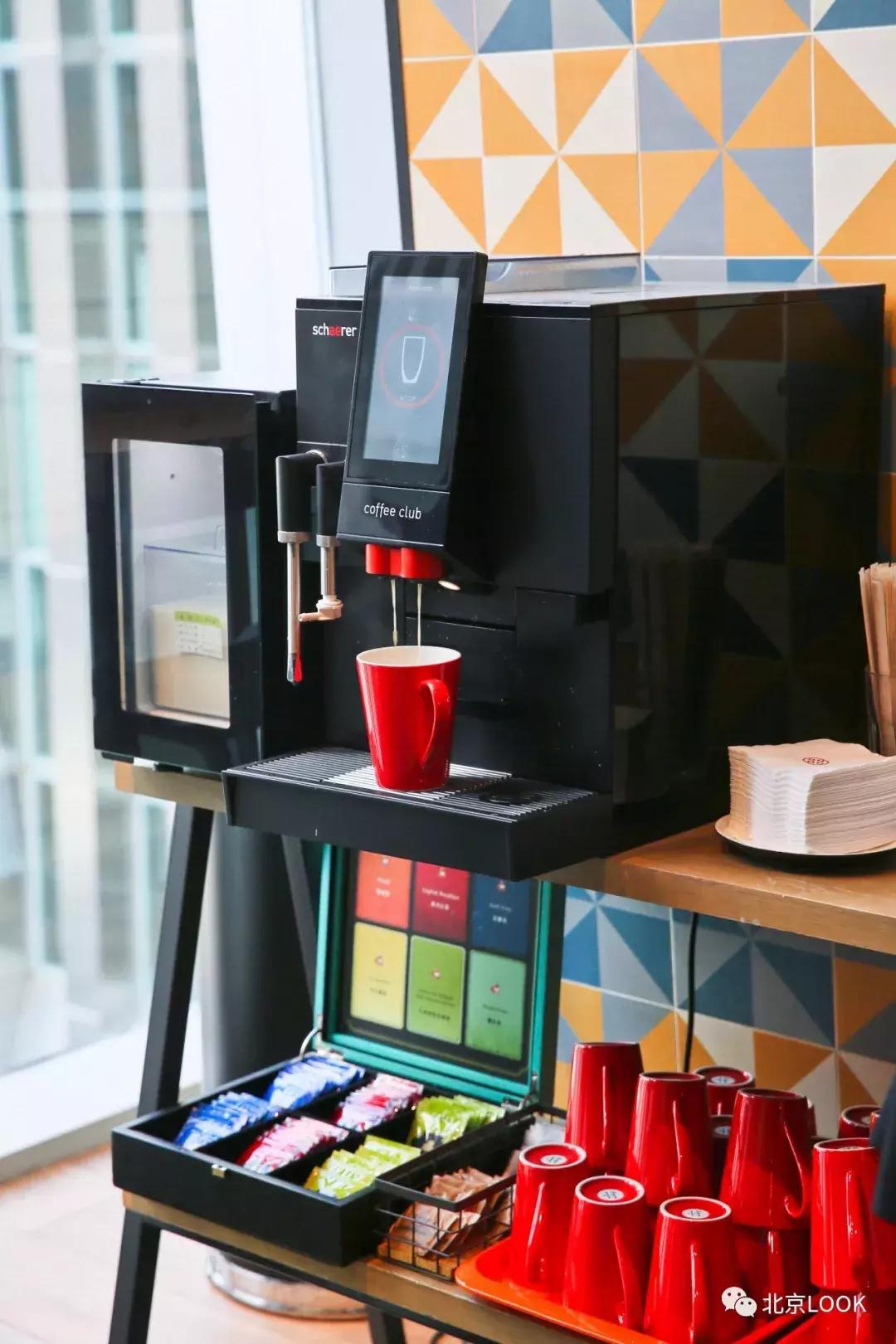 央视大楼对面网红餐厅,央视大楼隔壁酒店