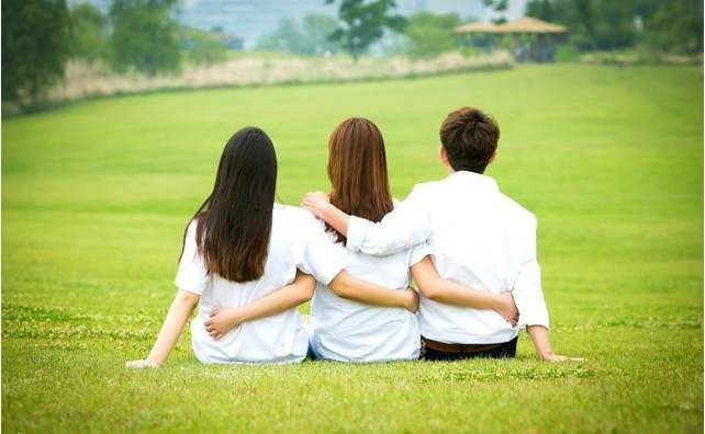 当你嫁给一个不赚钱的老公后,当你嫁给一个什么都不帮你的人