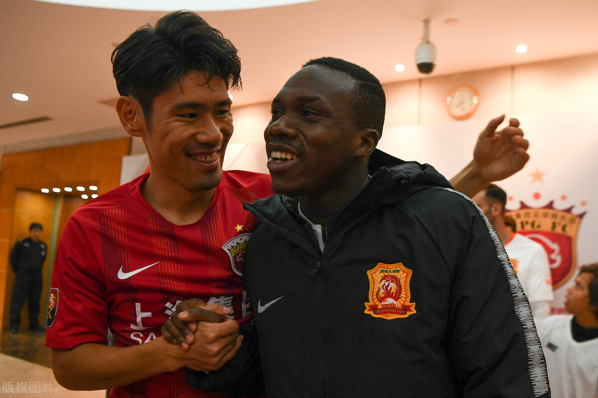 埃弗拉现在在哪里踢球,埃弗拉当初从上港转会