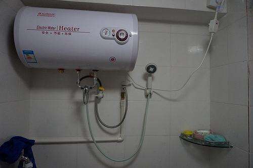 热水器里的大水垢如何清除,大型热水器如何清理