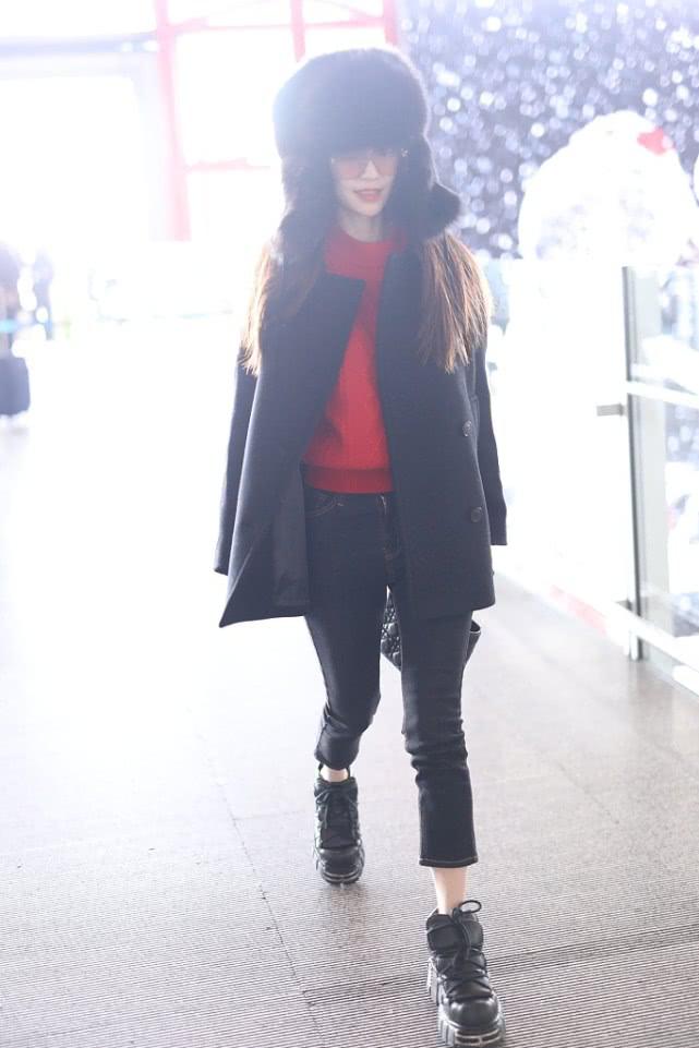 baby和权志龙合体,baby戴陈赫帽子