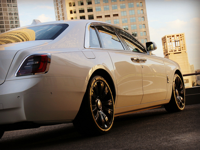 全新一代劳斯莱斯古思特,豪华180评测