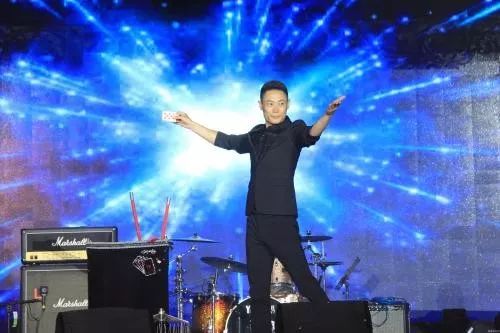 大沟通：当朋友粗暴对待服务员的时候，我知道友谊已经走到了尽头