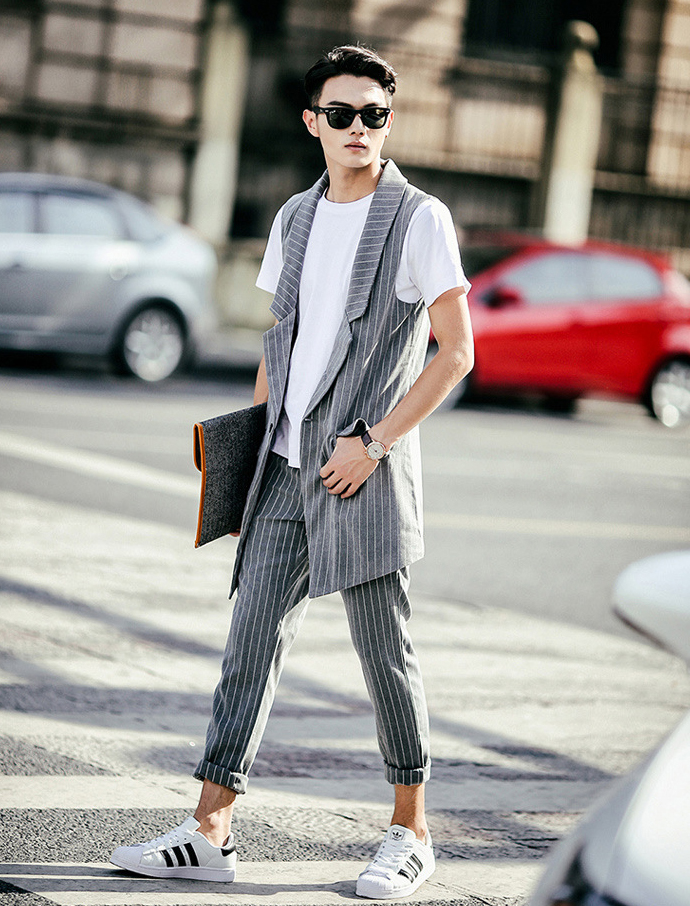 初秋马甲怎么穿好看,棋盘格针织马甲背心深秋款搭配