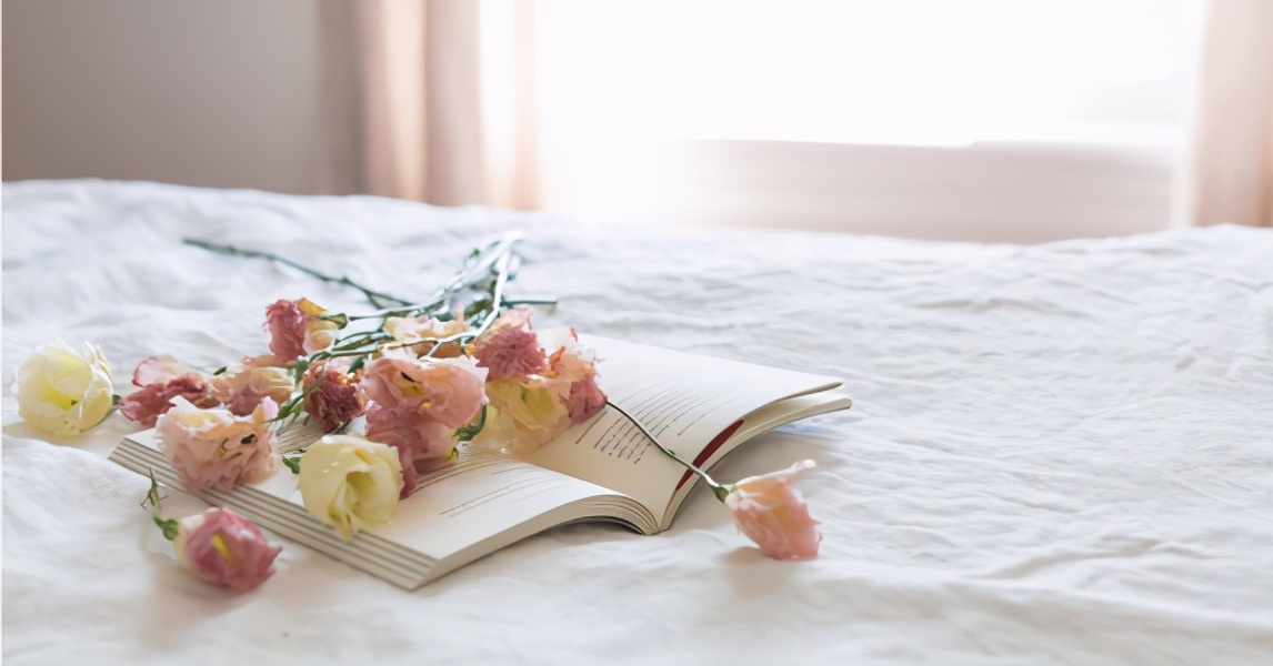 故事：参加晚宴遇见帅上司的母亲，他牵起我手介绍“这是我女友”