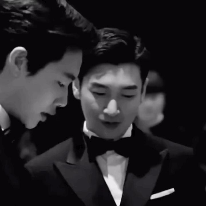 开局就坠机,曹叔这部新剧玩的就是心跳