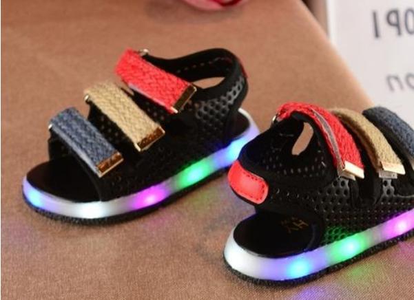 这几种凉鞋千万别给孩子穿,五种凉鞋避坑