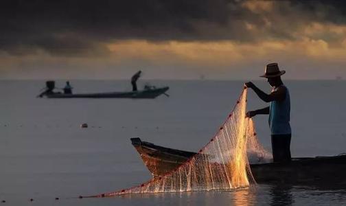 渔民出海捕鱼视频教程,渔民出海打鱼全过程