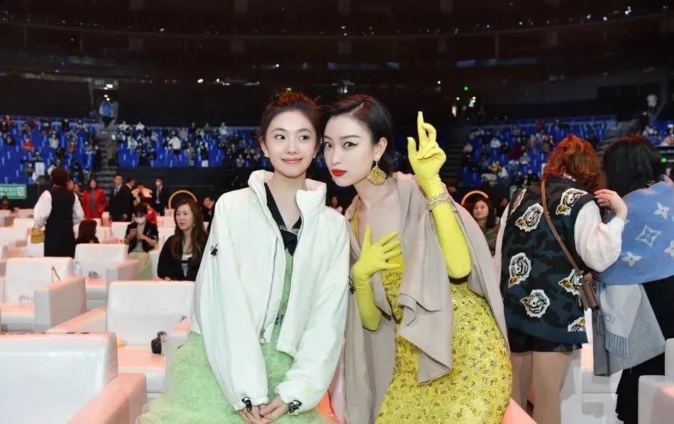 刘浩存妆容穿搭,程十安刘浩存眼妆教程