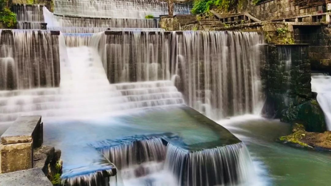 龙洞瀑布景观,龙洞瀑布在哪里啊